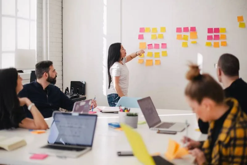 WaveRD consulting workshop with a client team